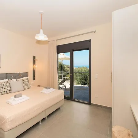 Sleeps 8 Pool Air Con Wifi Roda (Corfu)