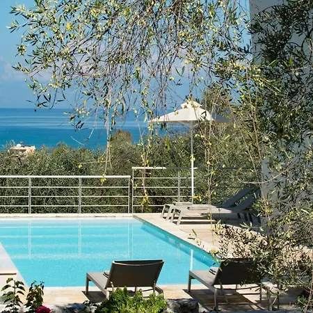 Sleeps 8 Pool Air Con Wifi Villa