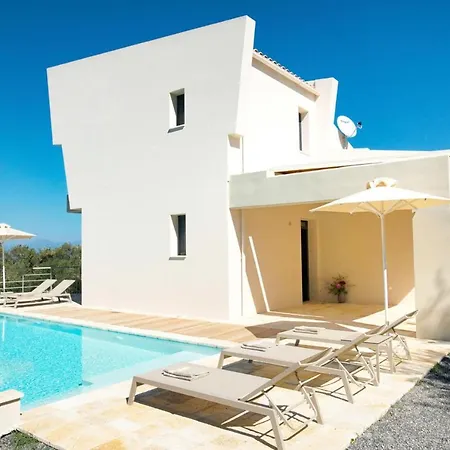 Villa Sleeps 8 Pool Air Con Wifi Roda (Corfu)