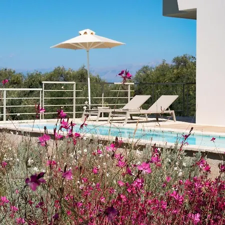 Villa Sleeps 8 Pool Air Con Wifi Roda (Corfu)